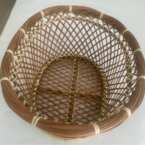 Vintage Woven Straw Makeup Basket - Large Size - Picture 3 of 5